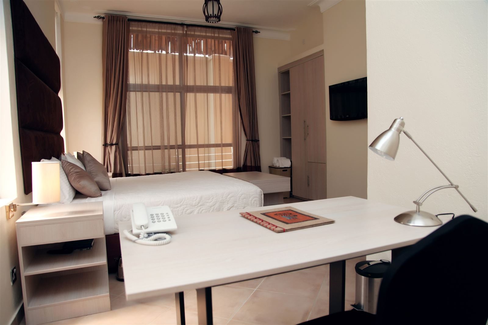 Deluxe room, photo 3 of 4