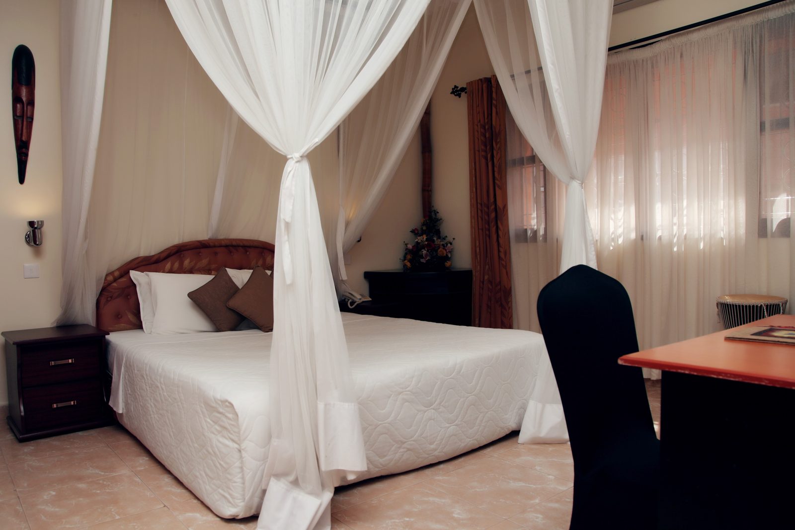 Standard room, photo 4 of 4